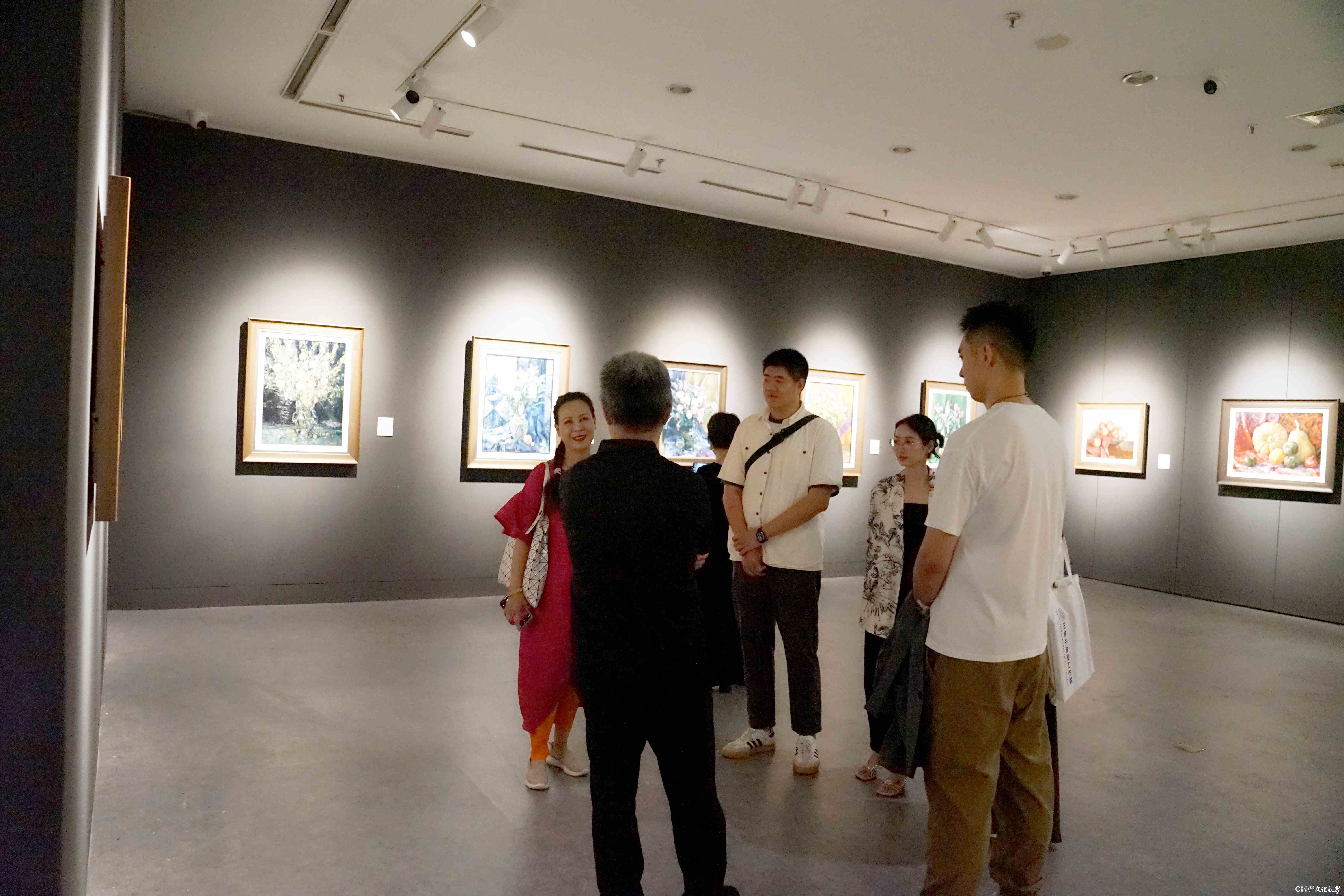 与山川对话，与河流共鸣 | “风景人生——王铁牛油画写生作品展”昨日在清华大学美术展览馆隆重开幕