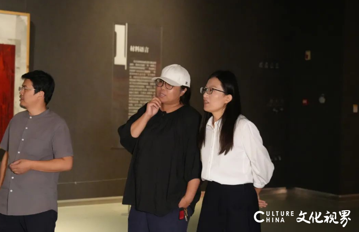  “新边界——山东美术馆馆藏综合材料绘画研究展” 学术导览·漫谈活动成功举办