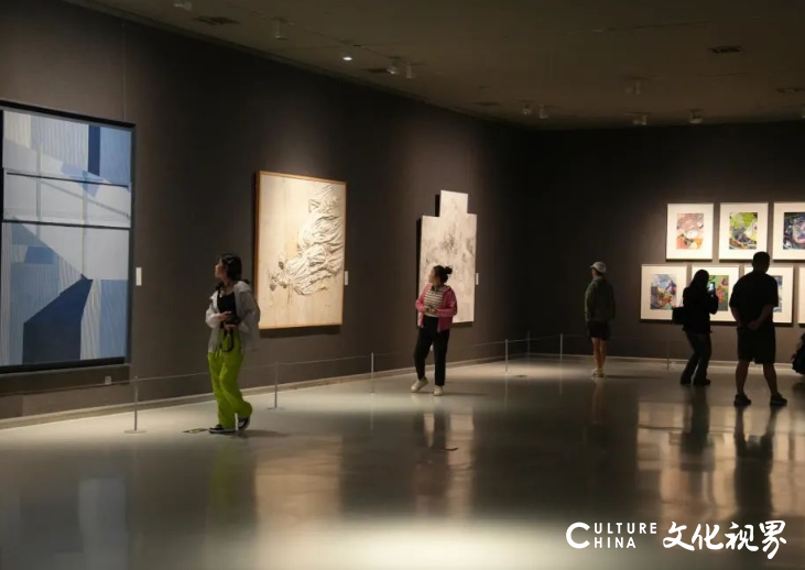  “新边界——山东美术馆馆藏综合材料绘画研究展” 学术导览·漫谈活动成功举办