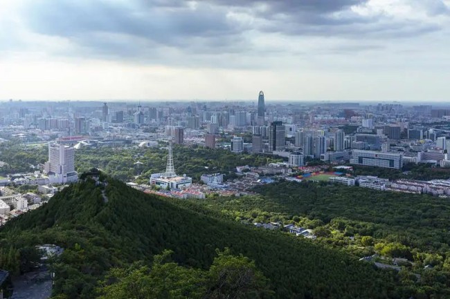 相看两不厌——赵念民：千佛山