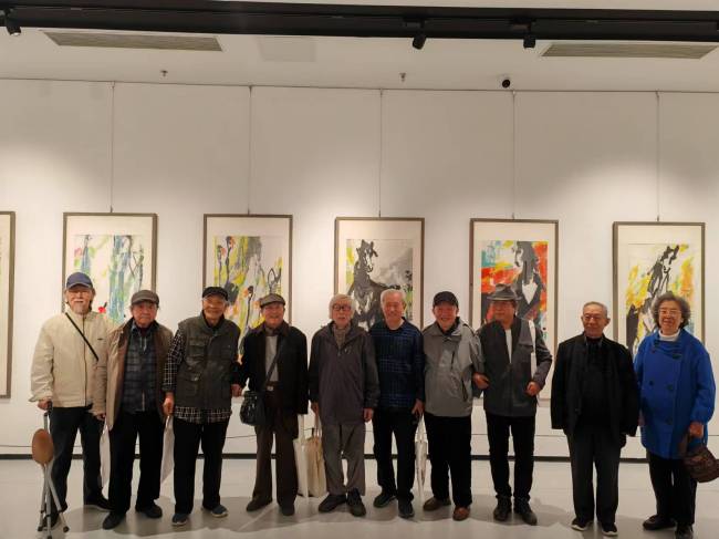 “齐风京韵——齐辛民艺术中心大写意花鸟画高研班第十届师生展”昨日在济南开幕