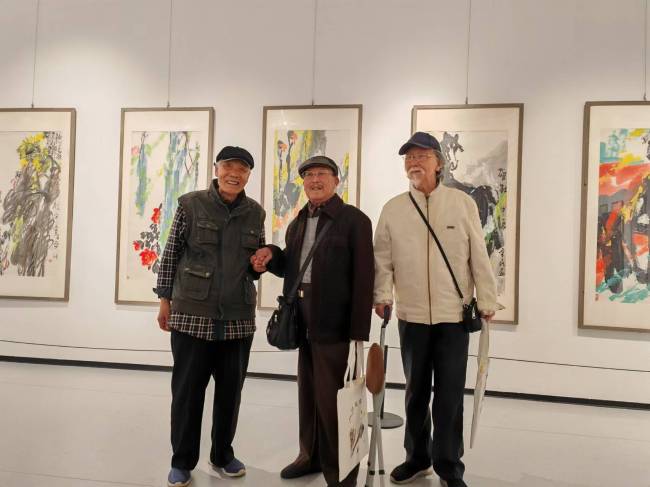 “齐风京韵——齐辛民艺术中心大写意花鸟画高研班第十届师生展”昨日在济南开幕