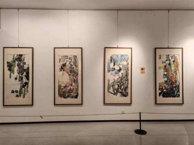 “齐风京韵——齐辛民艺术中心大写意花鸟画高研班第十届师生展”昨日在济南开幕