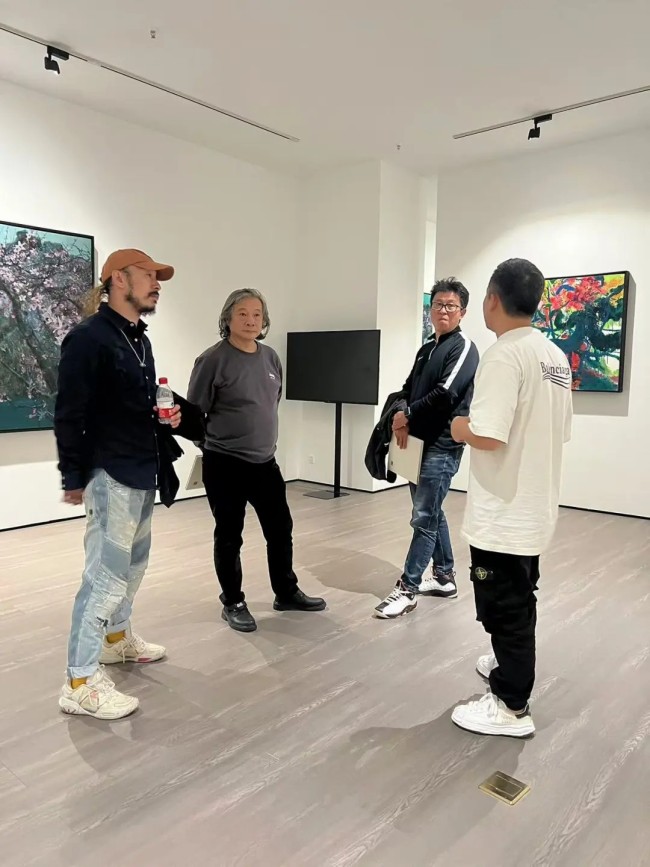 从眼中的桃林到心中的桃花源 | “顽石与桃花——黄礼攸作品展”在长沙开展，展期至12月28日