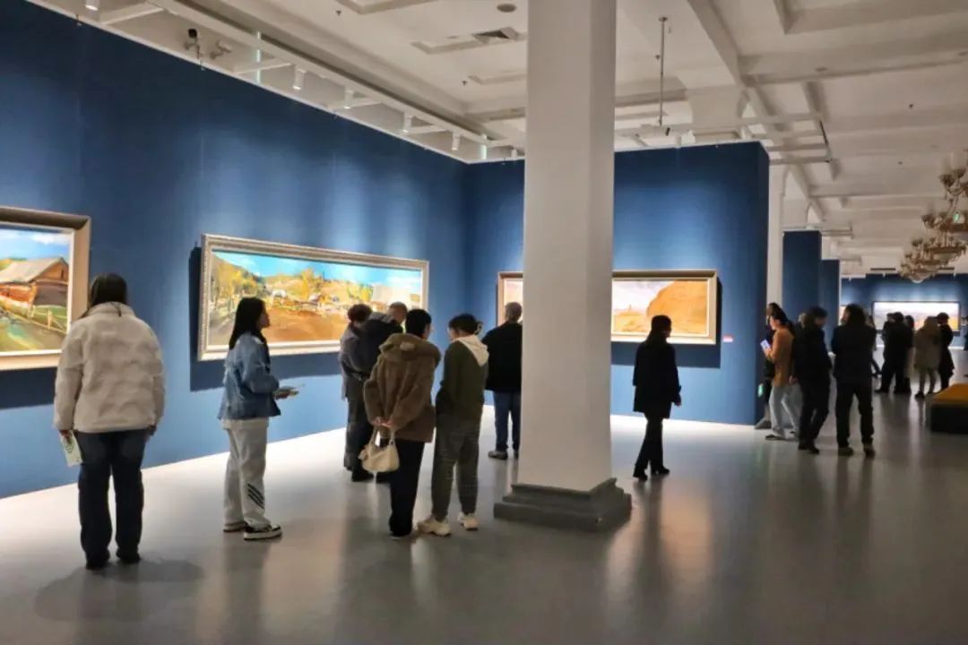 “和美新疆——中国油画写生作品巡展”（沈阳站）昨日在辽宁美术馆开展，展期至11月8日