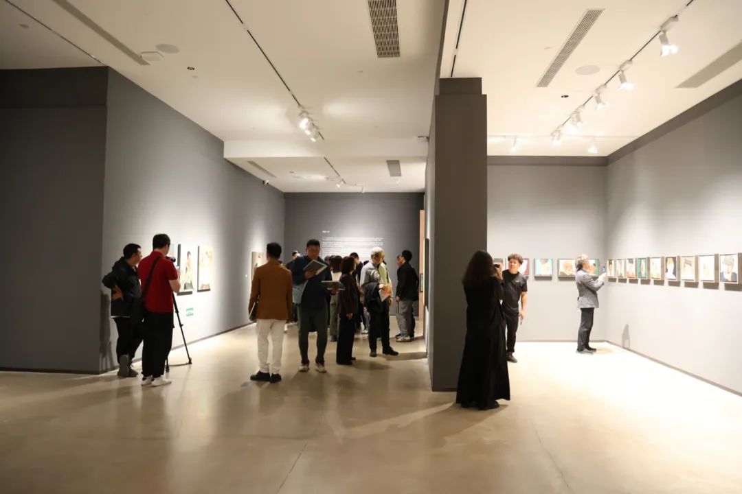 “心中的底片——赵培智油画作品展”在绍兴诸暨开幕，展期至12月29日