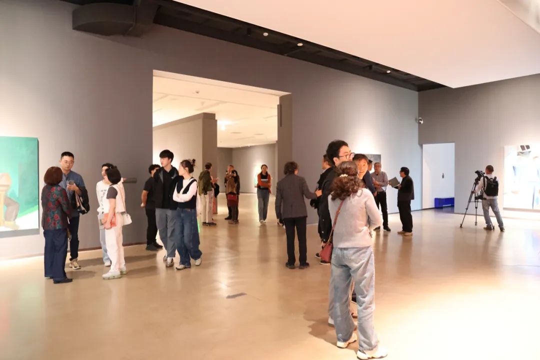 “心中的底片——赵培智油画作品展”在绍兴诸暨开幕，展期至12月29日