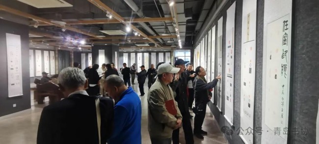 “海晏河清·胜利印社青岛印社篆刻作品联展”昨日在青岛开幕，展期至11月10日