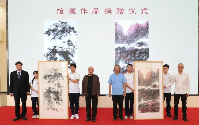 “壮游与沉思——方土、李长松中国画作品联展”昨日在广东肇庆美术馆开幕，展期至11月28日