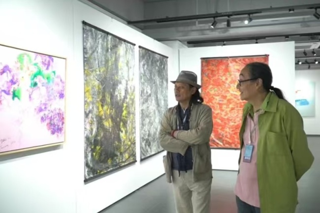 充满哲思的艺术时空 | “时间之维——当代绘画展”在四川泸州开展，展期至11月19日