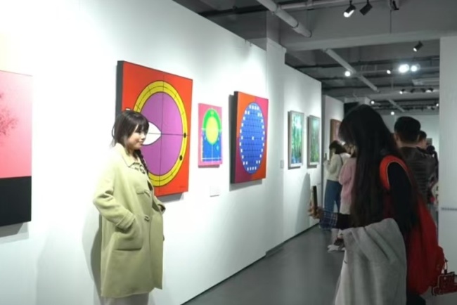 充满哲思的艺术时空 | “时间之维——当代绘画展”在四川泸州开展，展期至11月19日