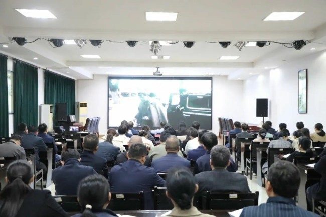 组织观看爱国电影《横空出世》——滨州邹平市中心医院昨日举办政治大课堂