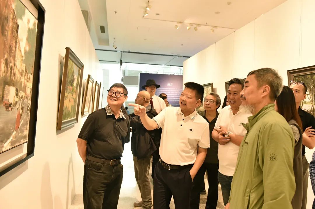 “海南色系·中国油画名家环岛写生作品展”在海南省博物馆开幕，展期至11月22日