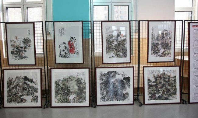 “盛洪义书画篆刻邀请展”在济南高新区金谷小学开展