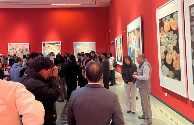 “没骨寄情——苏国强中国画作品展”在中国国家画院美术馆开幕