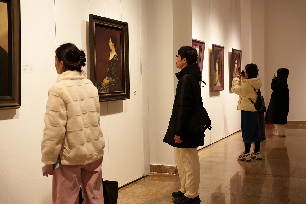 “画我心中诗——张祖英诗性油画作品展”在中央民族大学美术馆开幕，展期至11月25日