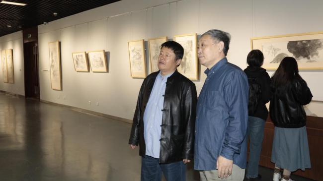 “观自在——赵初凡水墨艺术展”昨日在山东新闻美术馆开幕