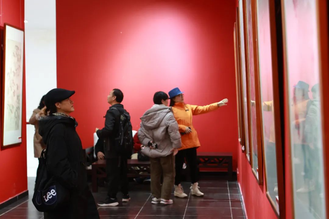 “荣宝斋画院建院20周年暨中国书画名家邀请展”在荣宝斋美术馆隆重开幕，展期至11月27日