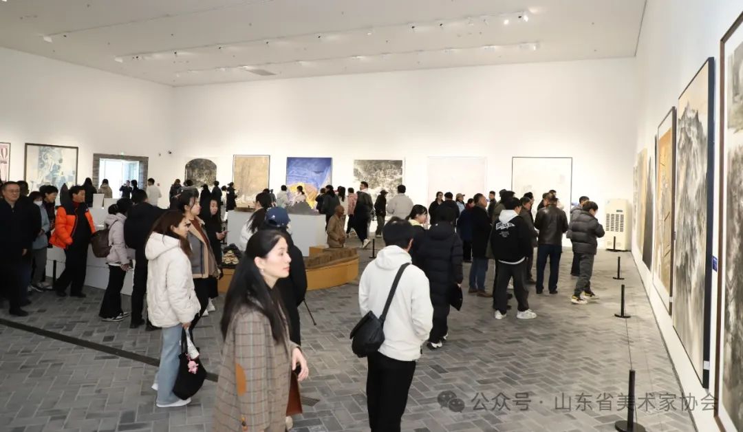 第六届山东省青年美术大展昨日在济宁开展，展期至12月23日