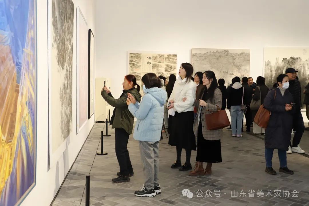 第六届山东省青年美术大展昨日在济宁开展，展期至12月23日