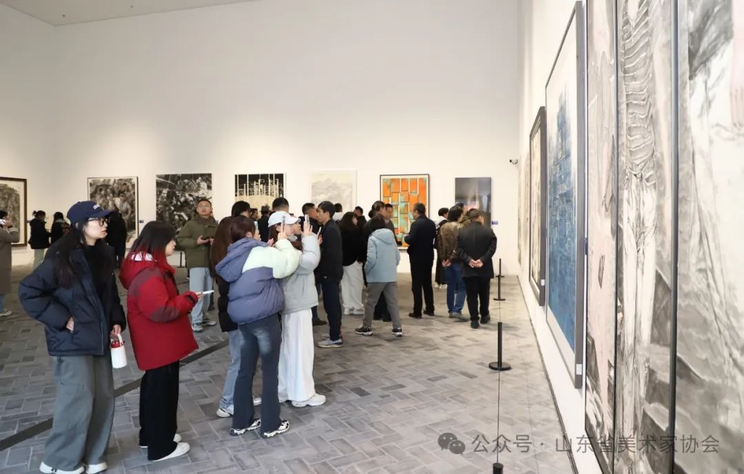 第六届山东省青年美术大展昨日在济宁开展，展期至12月23日