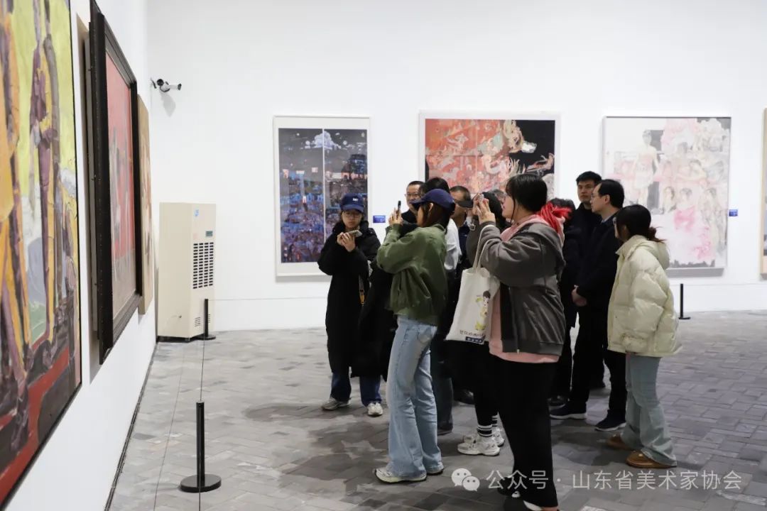 第六届山东省青年美术大展昨日在济宁开展，展期至12月23日