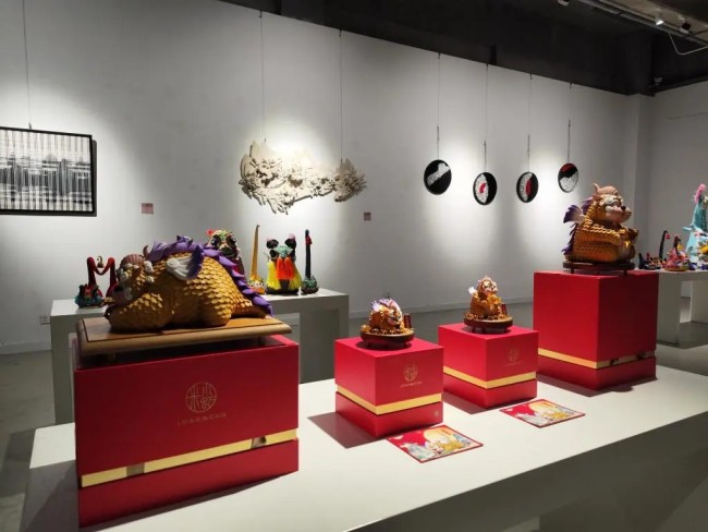 “山东手造助力乡村振兴精品展”在山东工艺美术学院开展，展期至12月14日