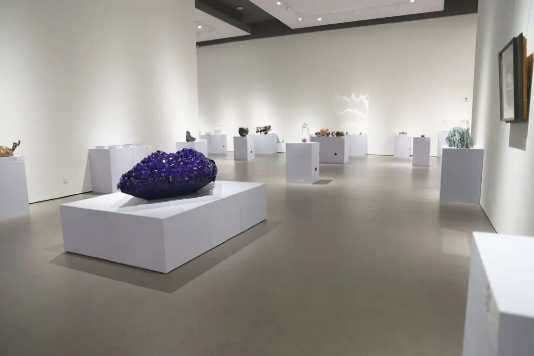 “2024界·尚——第七届中国当代陶艺实验作品邀请展”昨日在山东艺术学院美术馆开幕