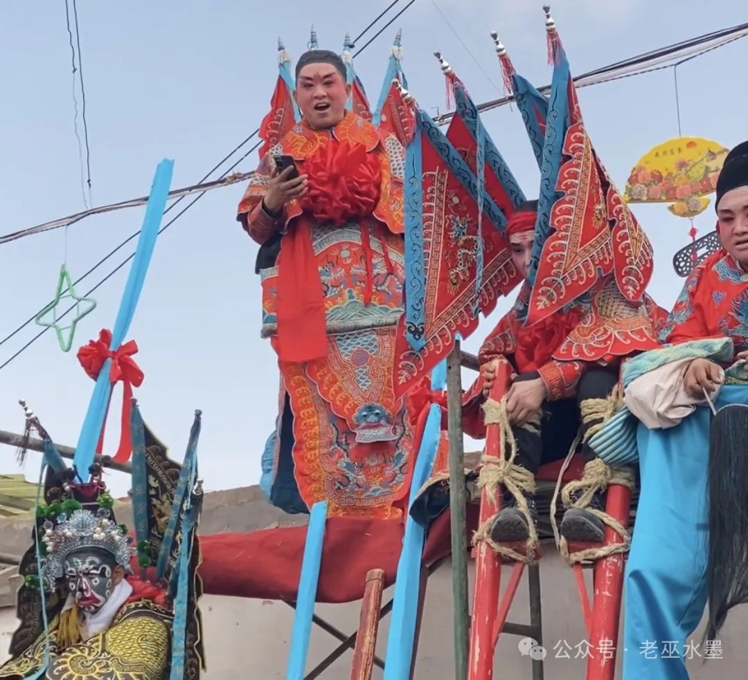 巫卫东·《苦水社火》连环画 | 社火映岁月厚韵，笔墨渲乡土深情