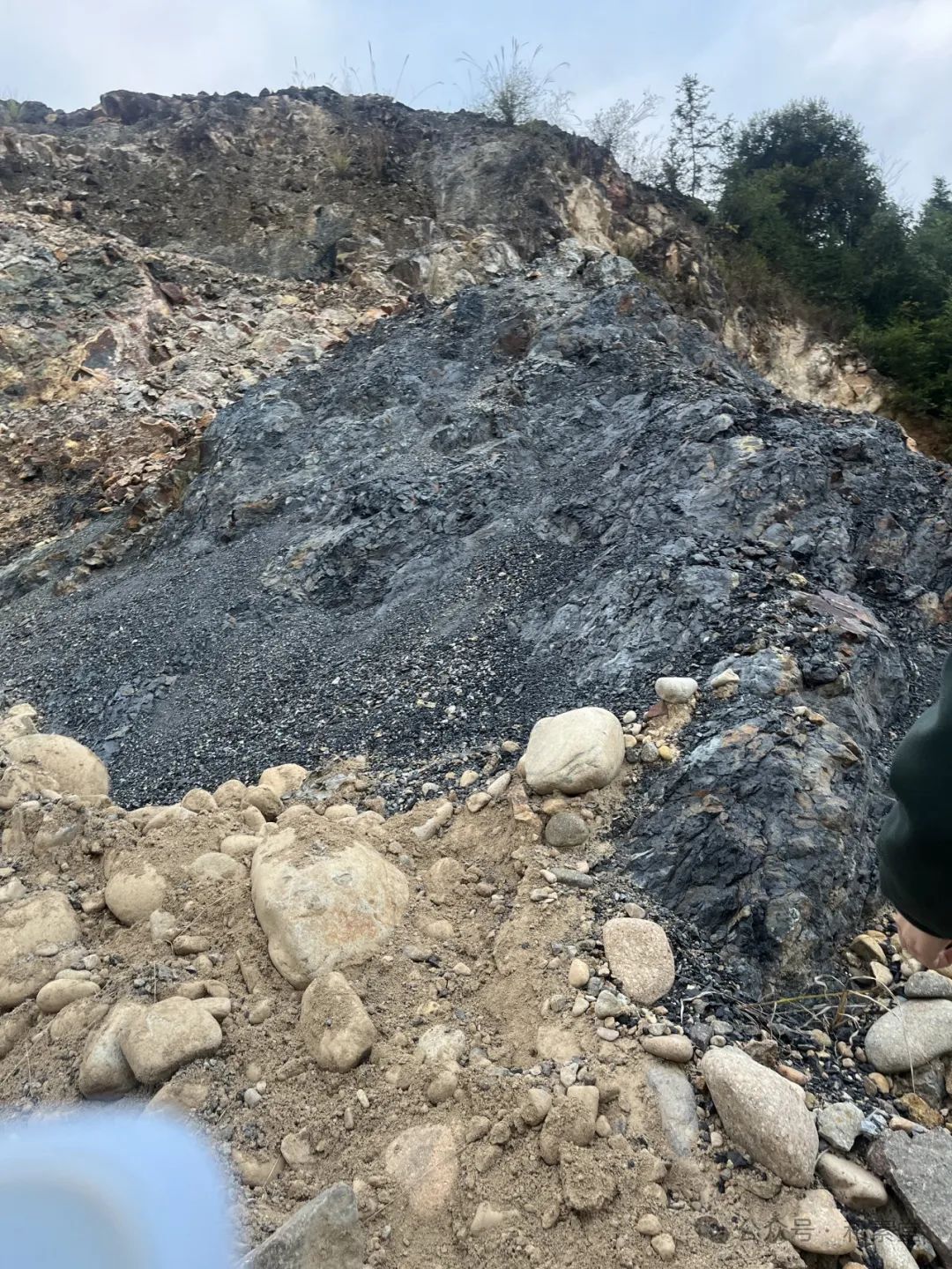 寻土之旅 | 福建师大美院姚莉芳教授带领研究生团队赴武夷山开展考察实践活动