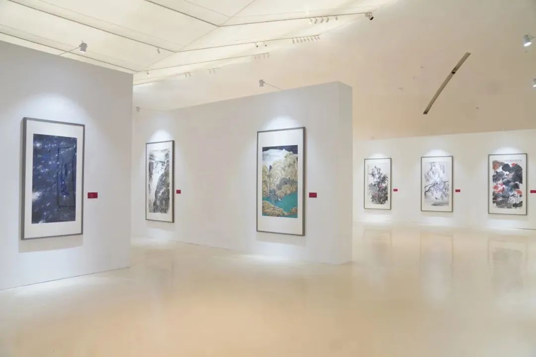 “国魂铸梦 翰墨华章——2024年全国文史研究馆馆员书画新作展”在中央美院美术馆开幕