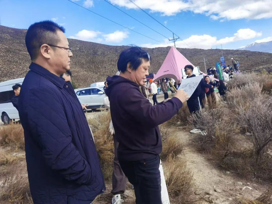 邓建强·西藏写生采风 | 淡墨湿笔晕染灵山秀水，色块线条勾勒人文大境