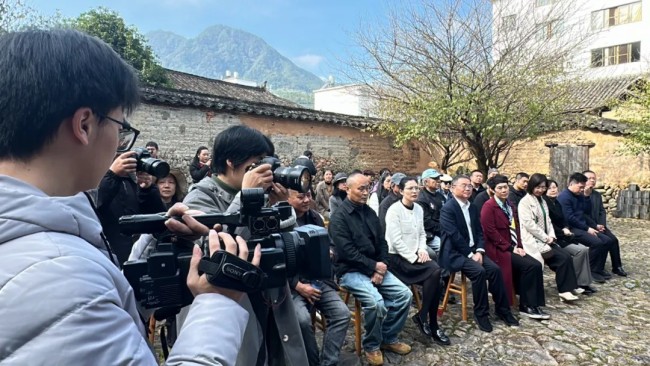 艺术赋能乡村振兴，“途画西浦——山水圈写生公益教学班”在宁德寿宁举办