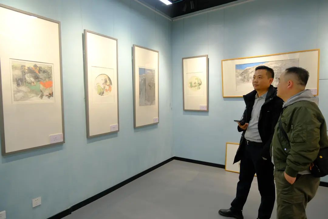 “山青花燃 墨彩金声——贾发军中国画精品展”昨日在郑州开幕