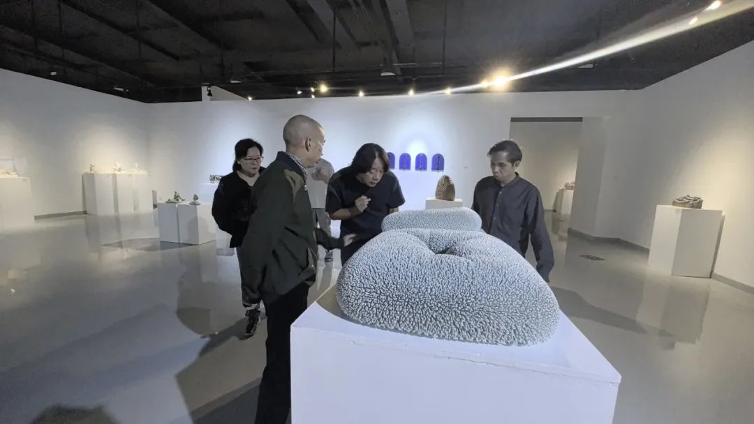 刘颖睿·古典与当代、传统与时尚的交相辉映丨中国当代陶瓷名家邀请展暨首届中国·宋庄陶瓷协会作品展