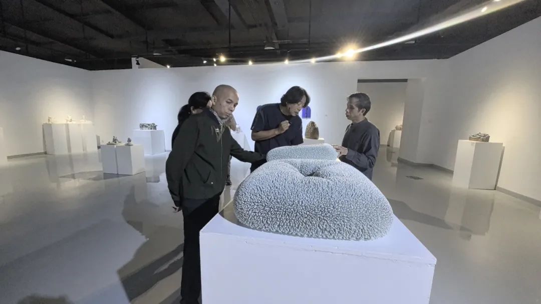 刘颖睿·古典与当代、传统与时尚的交相辉映丨中国当代陶瓷名家邀请展暨首届中国·宋庄陶瓷协会作品展