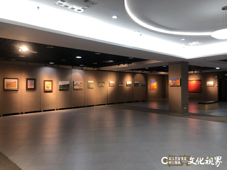 “丹青传盛世·油彩绘华章——朱国星、吴有才油画作品展”今日在厦门盛大开幕