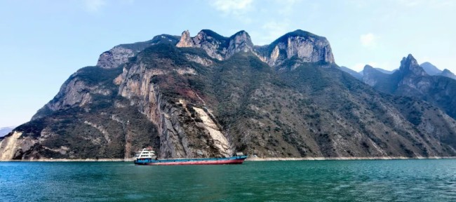 魏怀亮·重庆巫山写生丨竹枝老村的幽谧古朴、青石小镇的醇厚绵长，皆化为笔端灵韵跃然纸上