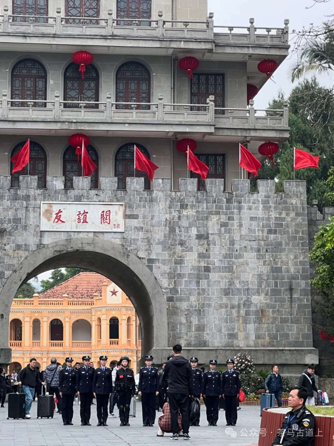 跟随舒建新走进祖国南疆口岸第一关友谊关，领略中越两国边界的独特风情