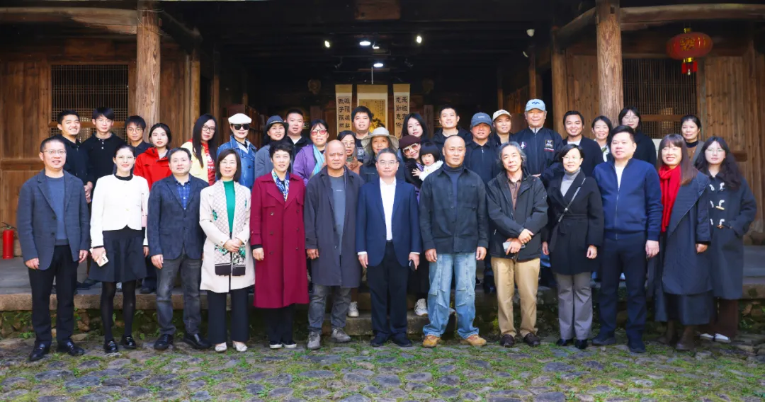 樊杰颖应邀担任导师，“途画西浦·山水圈写生公益教学作品展”在福建宁德开展