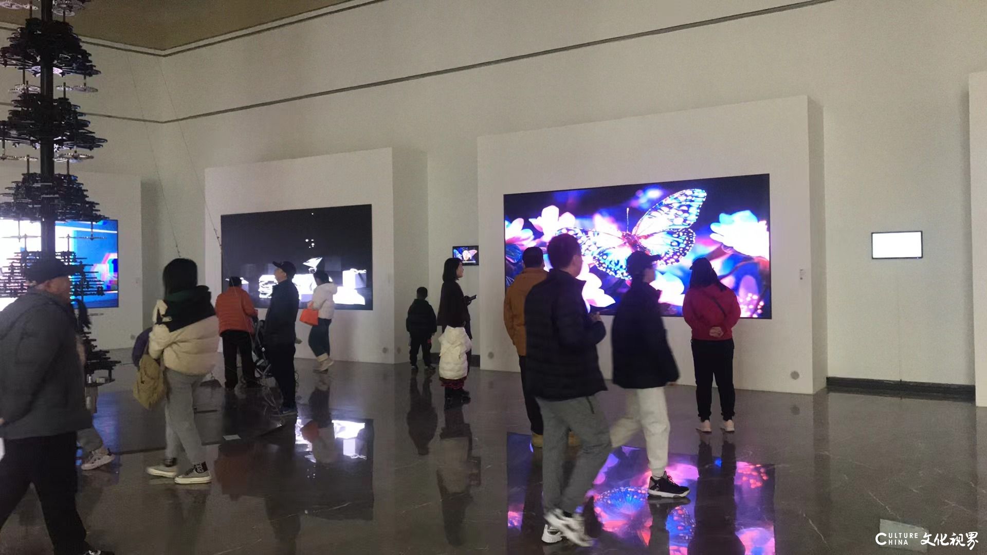 第三届济南国际双年展现场直击——济南市美术馆迎来观展热潮！