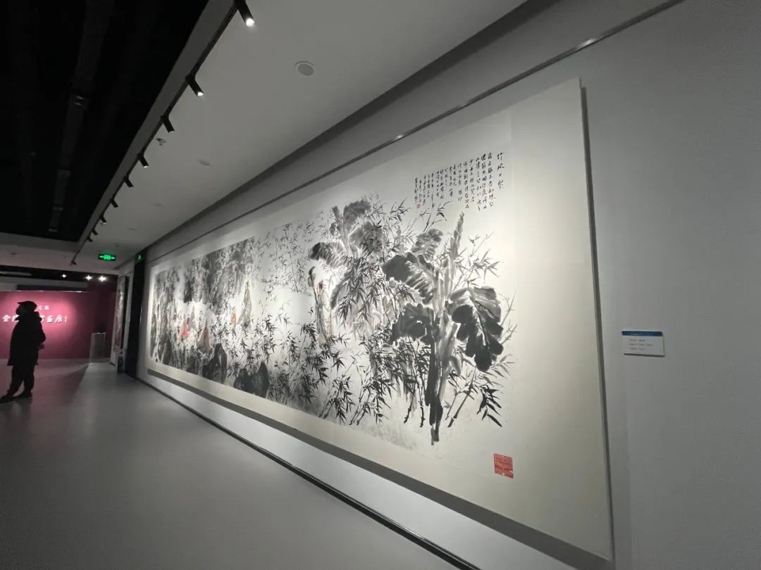 苏州人的文秀与强韧——探访“与时舒卷·徐惠泉作品展”