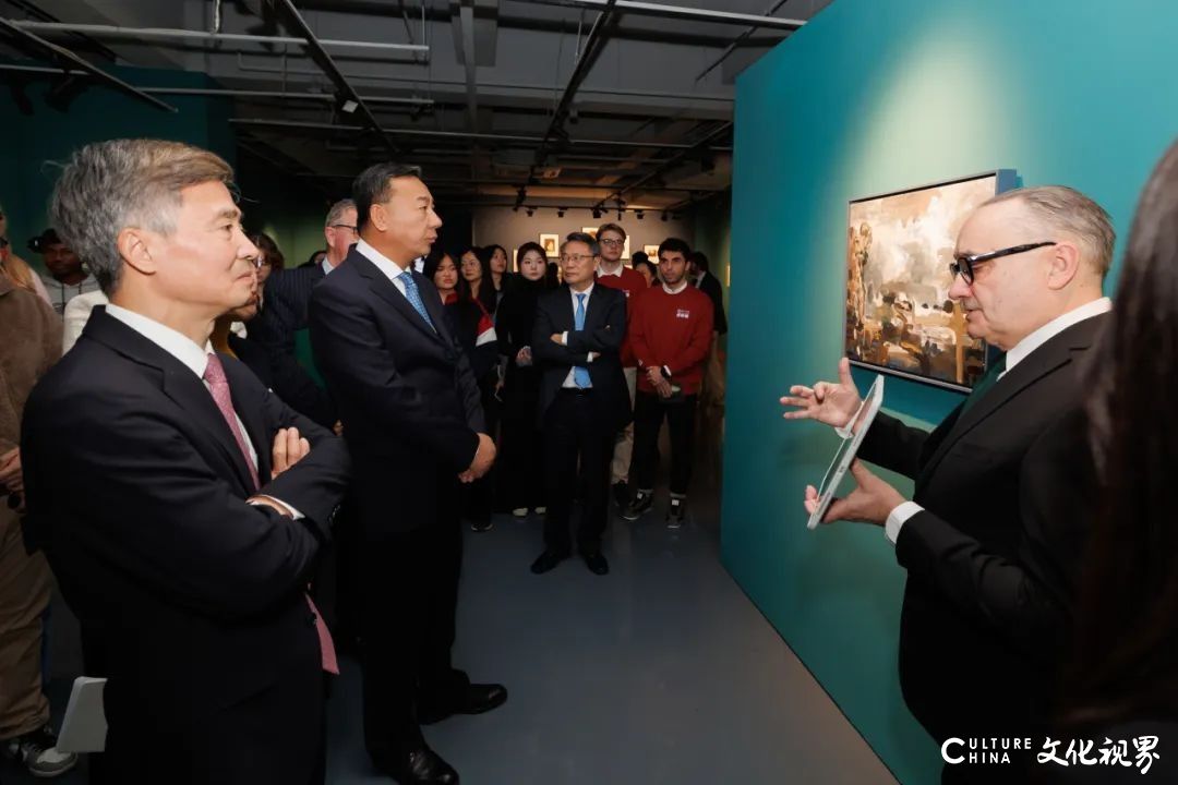 “奥德赛：爱尔兰艺术家史蒂芬·劳勒艺术作品展”在中国人民大学博物馆开幕，展期至明年1月11日