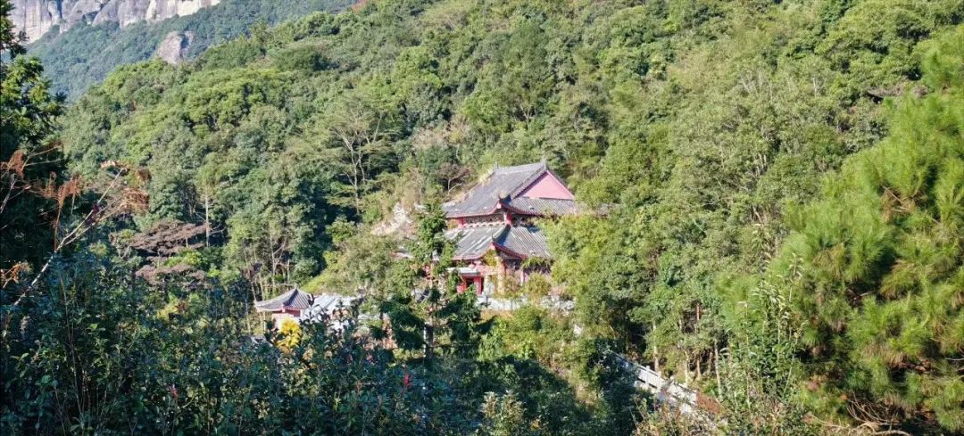 曾先国·漳州平和写生丨白云扶我穿霞过，水浸云山入井池