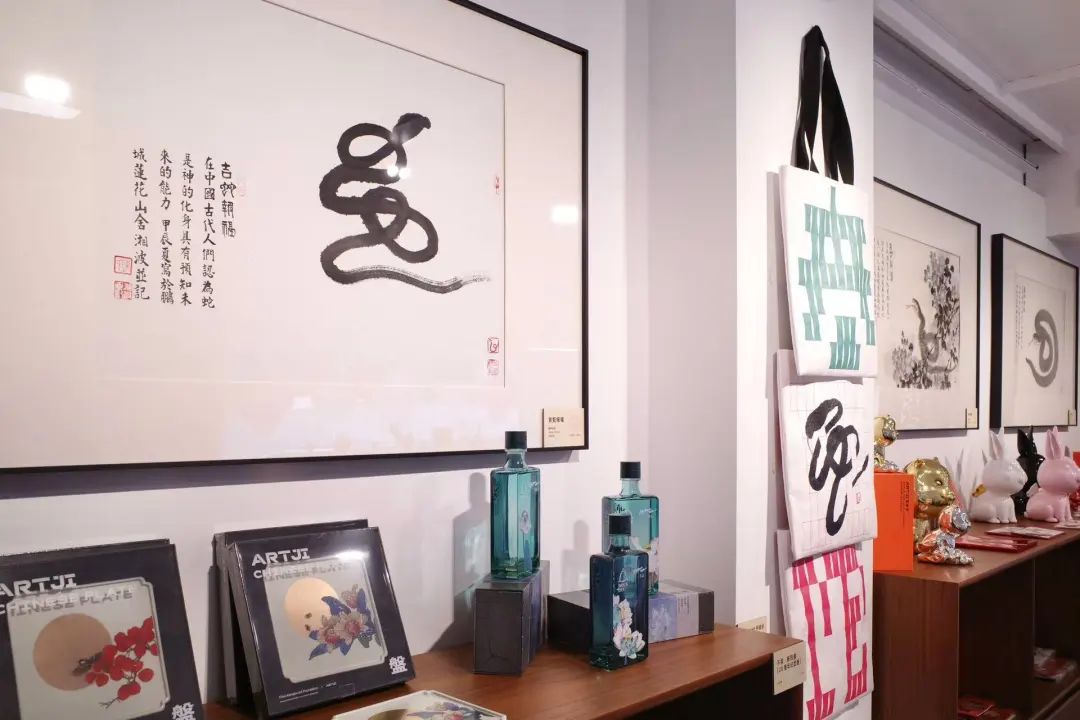 春节好眼福 | “春回虬转——陈湘波生肖艺术巡展”昨日在深圳福田区开展