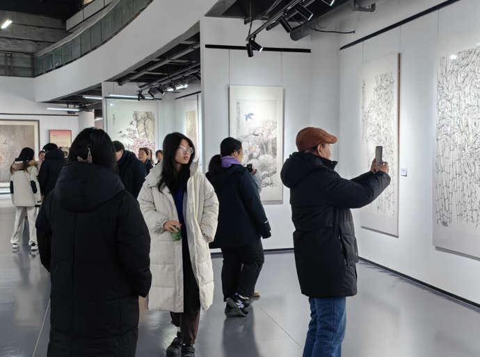 “道器共尊——李京波中国画作品展”昨日在临沂大学开幕