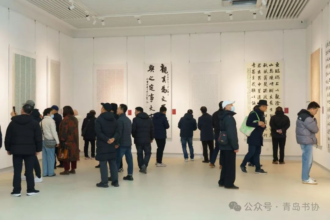 “全国第十三届书法篆刻展览进京展”昨日在青岛开幕