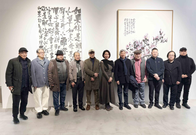 “舒卷任天真——范存刚书画展”昨日在北京开幕，展期至1月12日