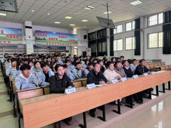 济宁市微山县与山东中医药大学举行“岐黄驿站”揭牌仪式暨“中医药乡村百千万行动”座谈会