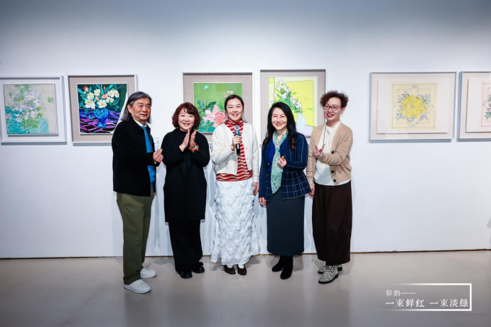 春节好眼福 | “彩韵——一束鲜红一束淡绿”王海燕个展在上海开幕，展期至3月2日